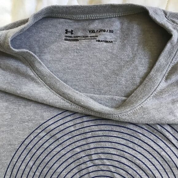 Under Armour boys loose heatgear T-shirt size YXL - Picture 2 of 2